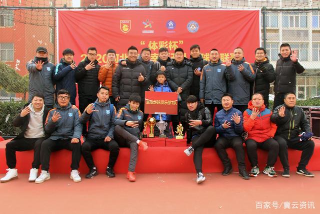 美国游客感叹中美生活差距，称中国让她惊喜